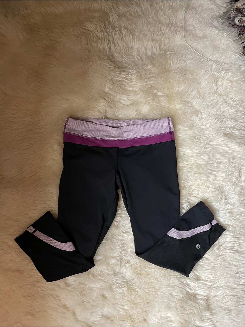 True vintage Lululemon super low rise Black & Purple capri Leggings